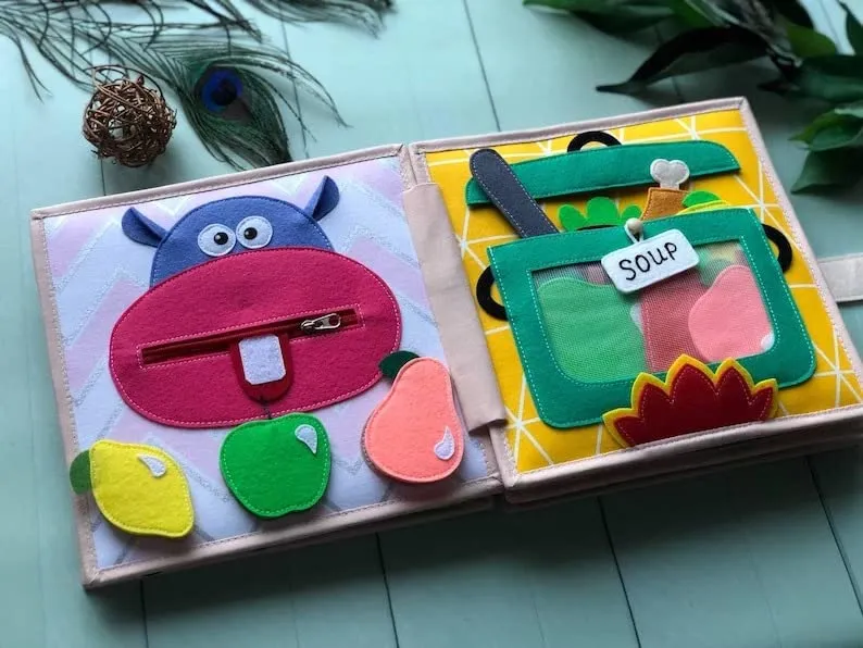 Busy Book (With baby name) Quiet Baby wonderful nomadism impediment Book with Fruits, Vegetables, Numbers, Shapes, Colors, Felt book for fine motor skills Montessori Toy, Toddler Activity 