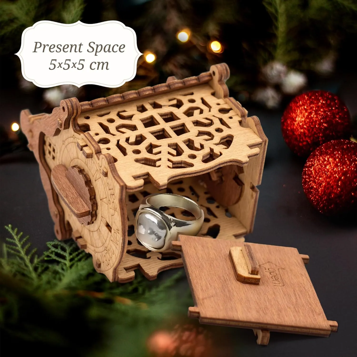 IDVenture New Year Tree 3D Puzzle Box with gift storage space