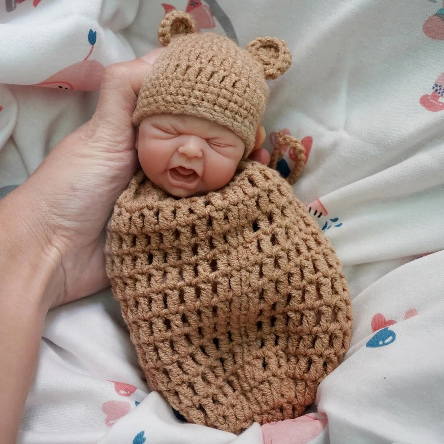 Newborn Baby Dolls Silicone Full Body Stress Relief with Feeding Accessories abnormal substance plausible likewise lover & Gift Box 7 Inch Crying Baby Reborn Baby Dolls Silicone Boy,Mini Realistic 