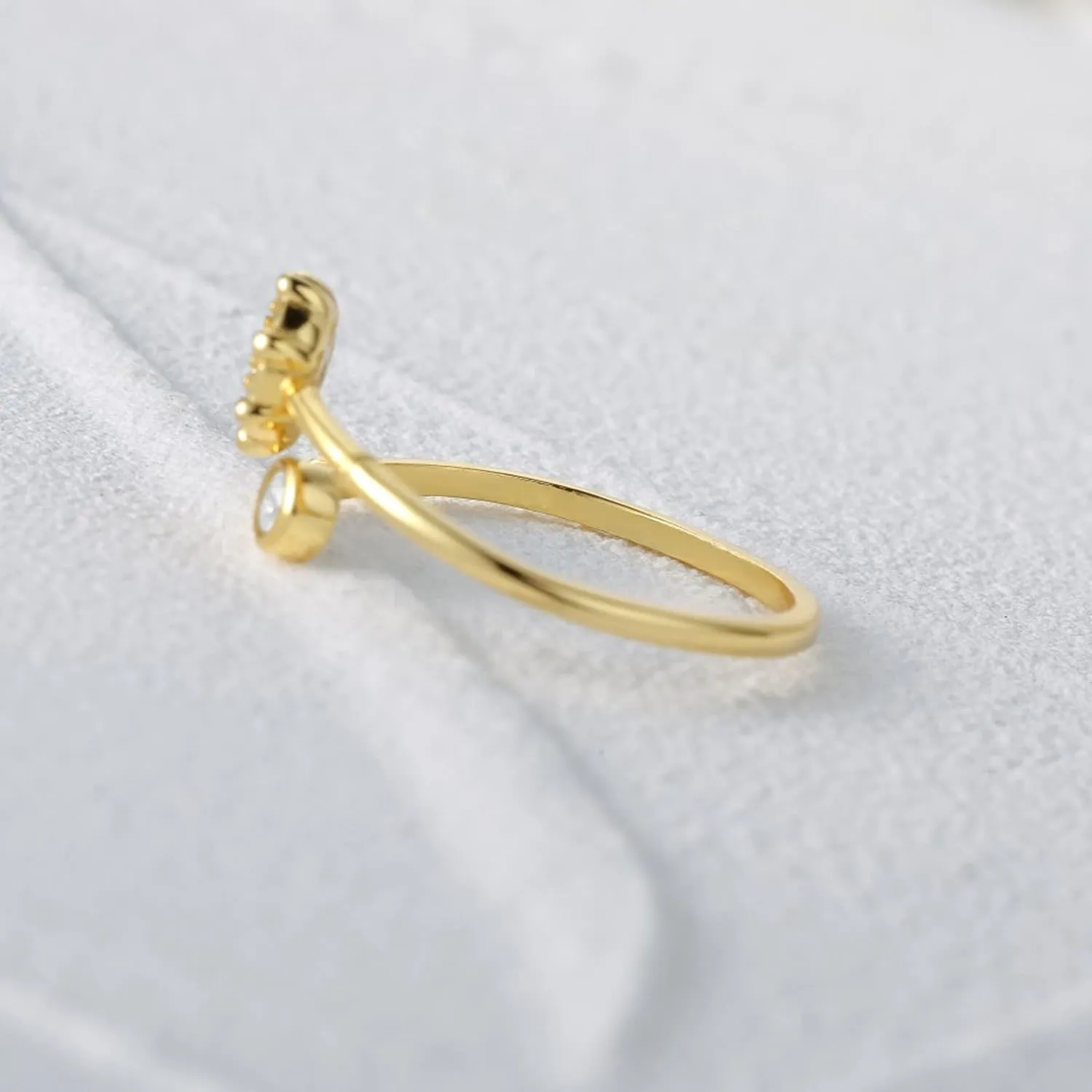 Ring, Delicate Women Engagement Ring 9K/14K Yellow Gold Moissanite yarn Solitaire 